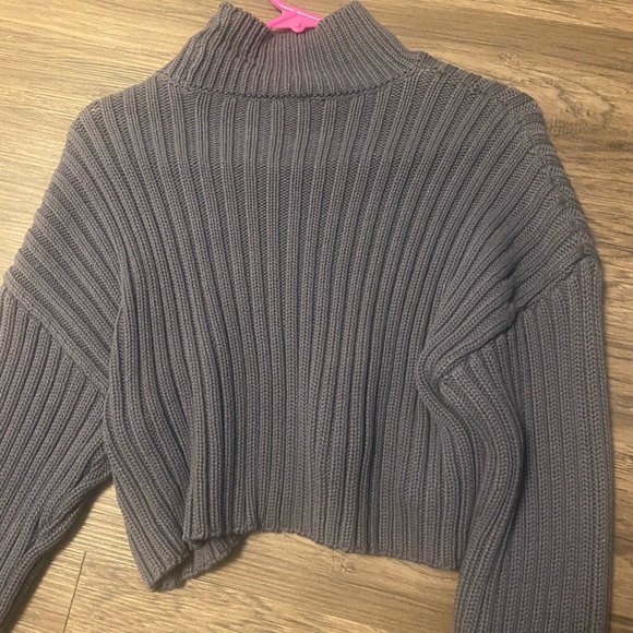 Beautiful Zara Cropped sweater - Picture 7 of 9